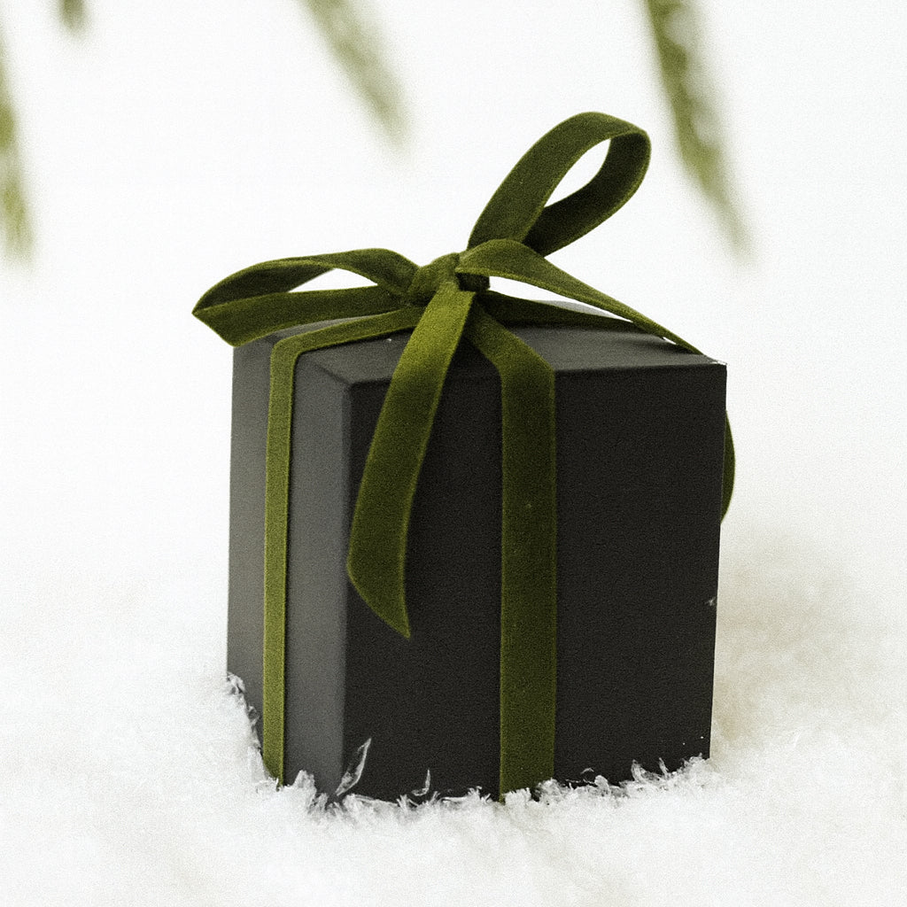 Cozy Sweater – Limited Edition Holiday Jar (Champagne)